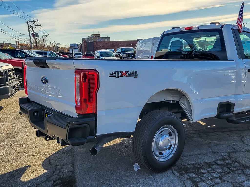 New 2026 Oxford White Ford XL image 7
