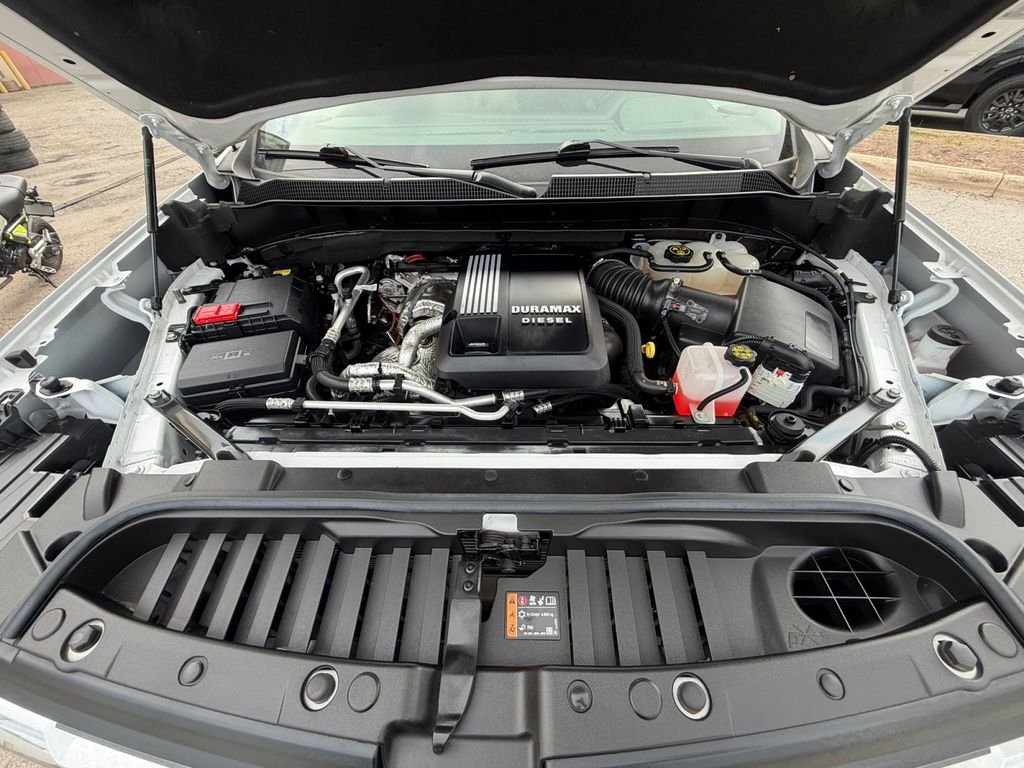 Used 2023 White Chevrolet LT image 20
