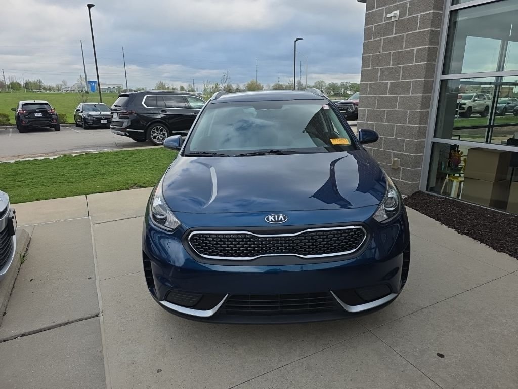 Used 2019 Kia Niro LX with VIN KNDCB3LC0K5216581 for sale in Kansas City