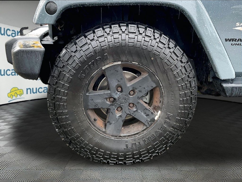 Used 2015 Anvil Clear Coat Jeep Unlimited Sahara image 7