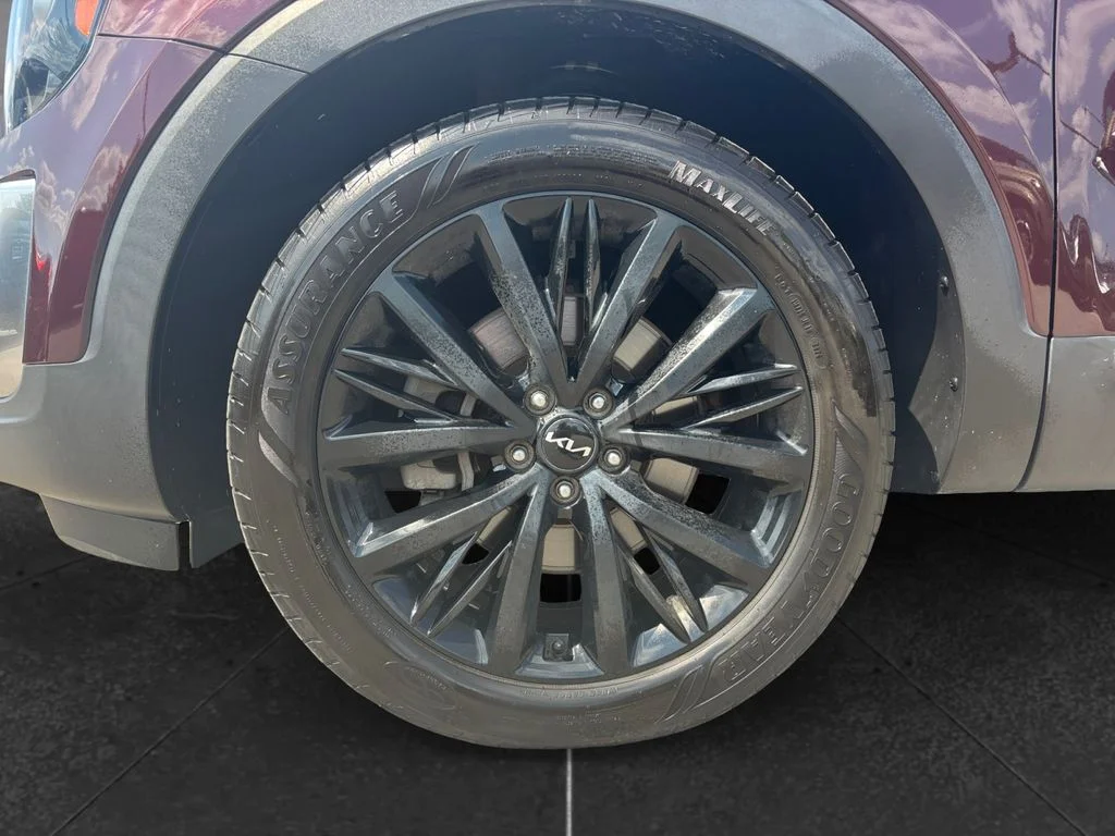 Used 2022 Purple Kia SX image 9