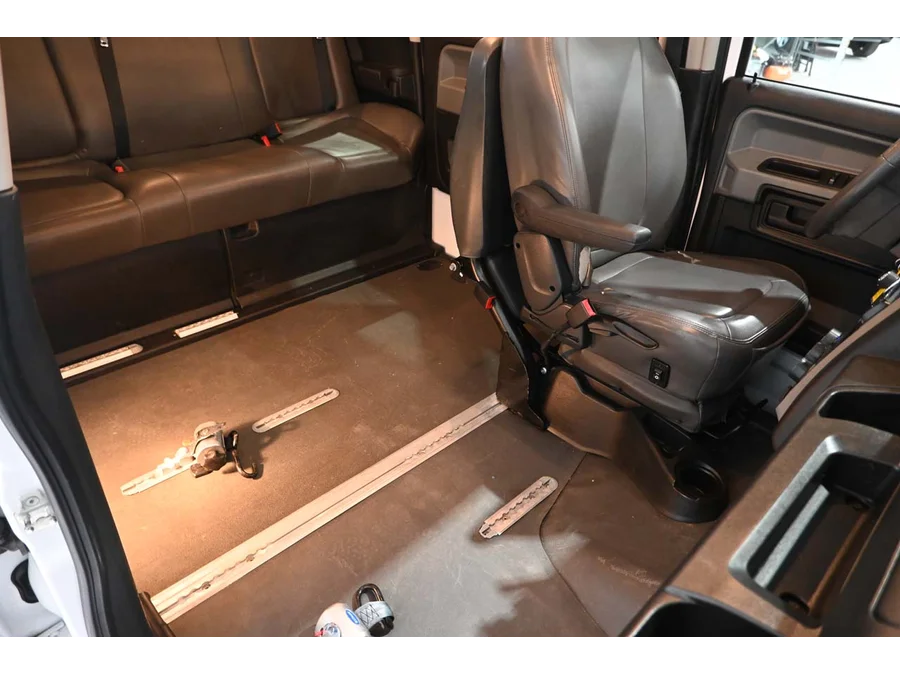 Used 2014 WHITE VPG DX Mobility Handicap Van image 17