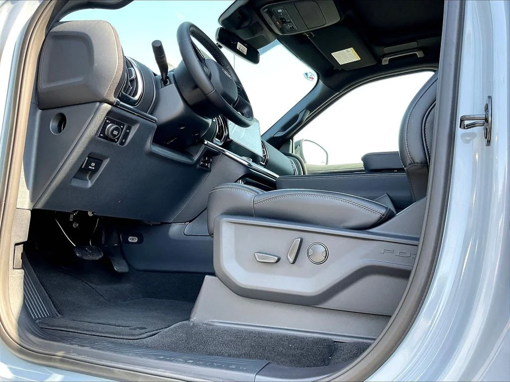 New 2027 Glacier Gray Metallic Tri-Coat Ford MAX Platinum image 44