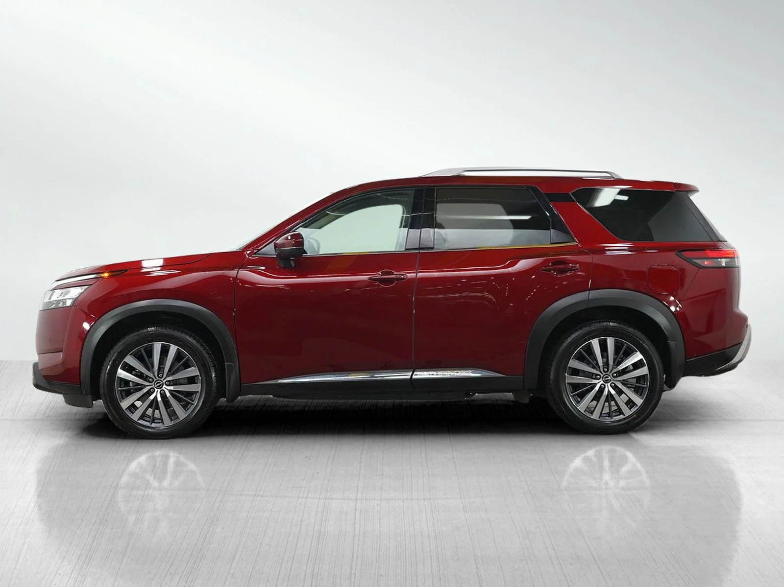 Used 2022 Nissan Pathfinder Platinum with VIN 5N1DR3DJ8NC267206 for sale in Minneapolis, Minnesota