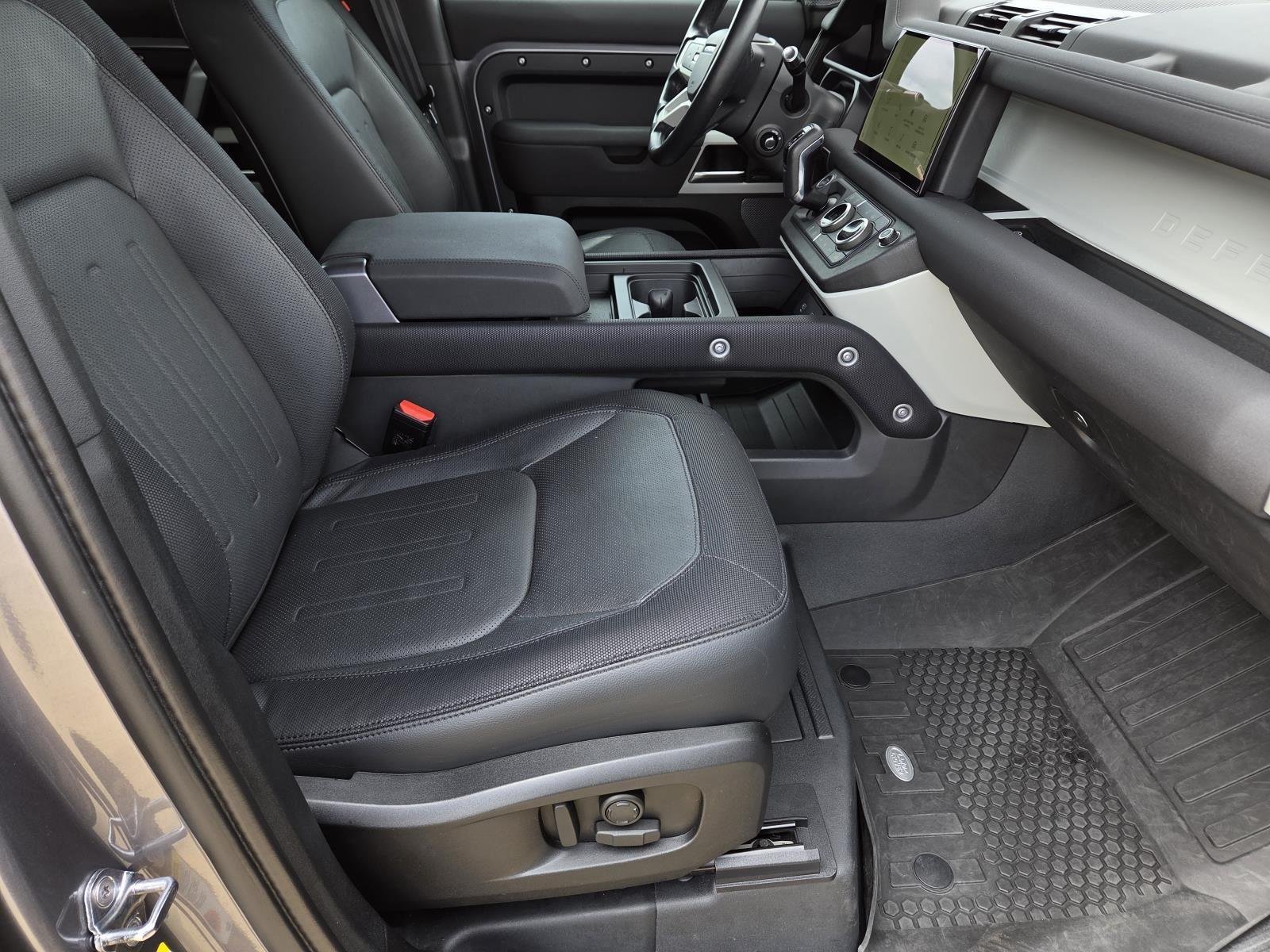 Used 2022 Eiger Grey Metallic Land Rover X-Dynamic SE image 44