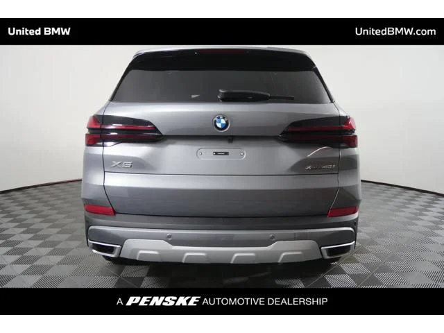 New 2026 Skyscraper Grey Metallic BMW X5 40i image 4