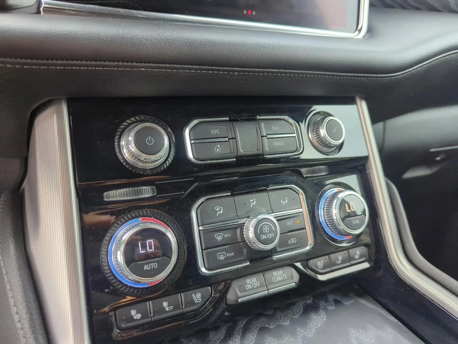 Used 2023 Summit White GMC Denali image 19