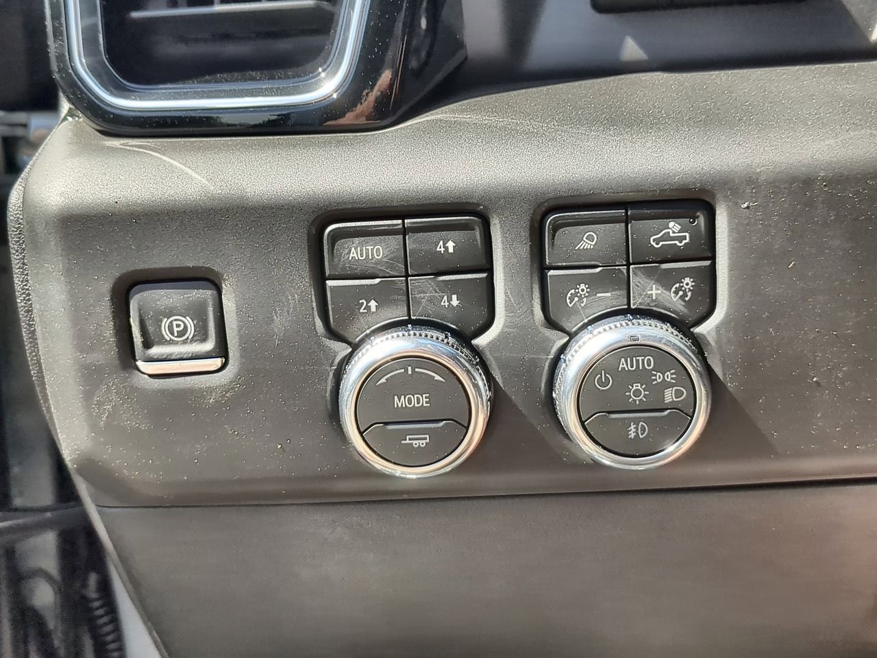 Used 2026 Sterling Metallic GMC Denali image 18