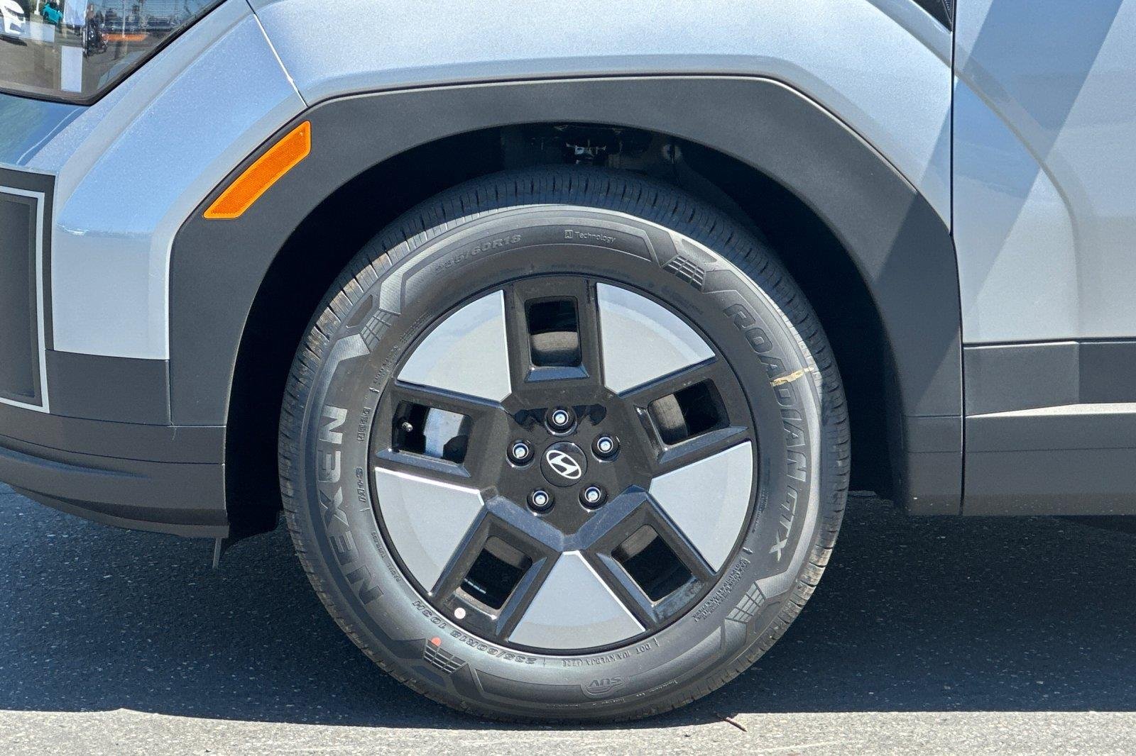 New 2026 Shimmering Silver Hyundai SEL image 54
