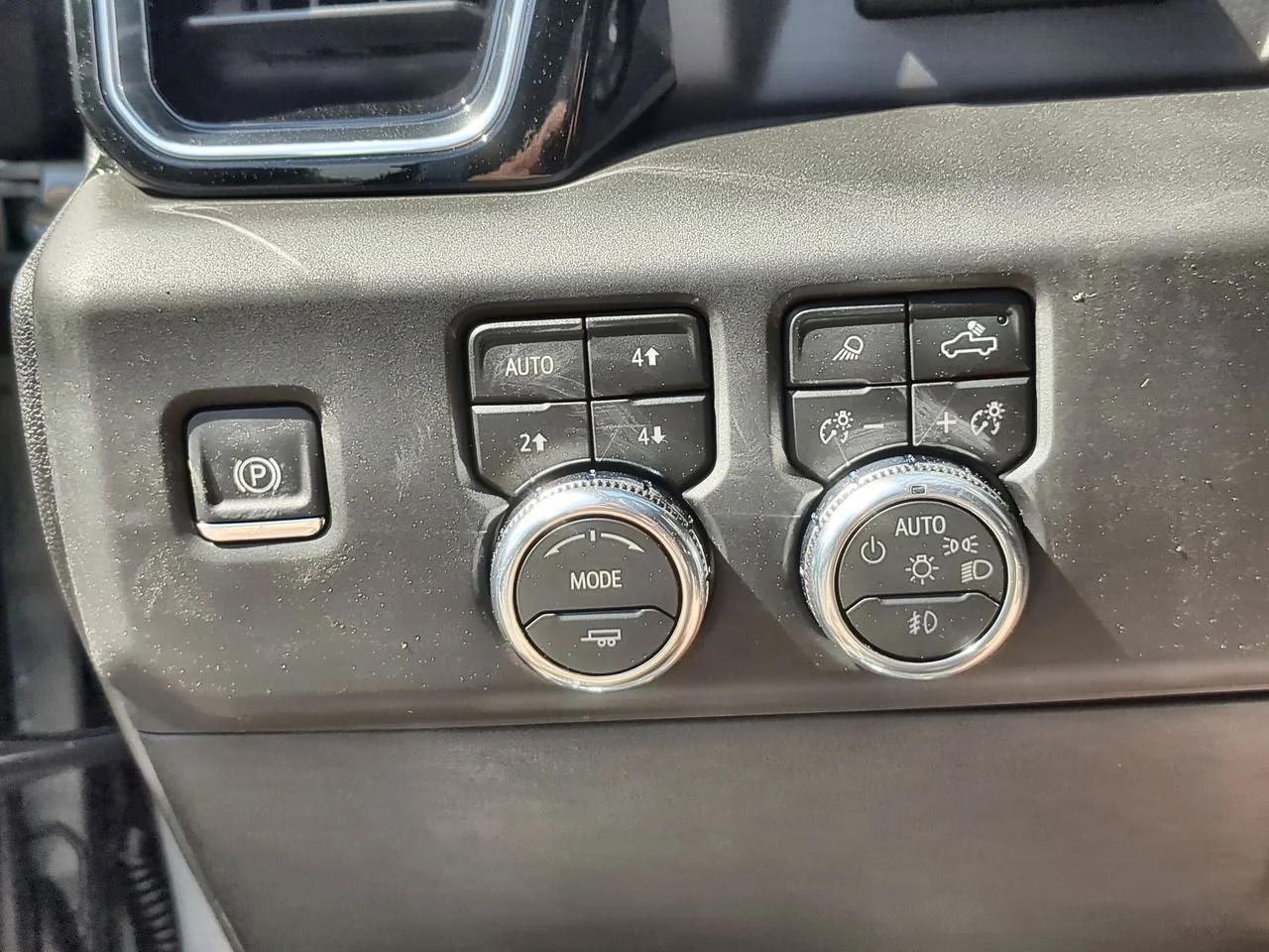 Used 2026 Sterling Metallic GMC Denali image 18