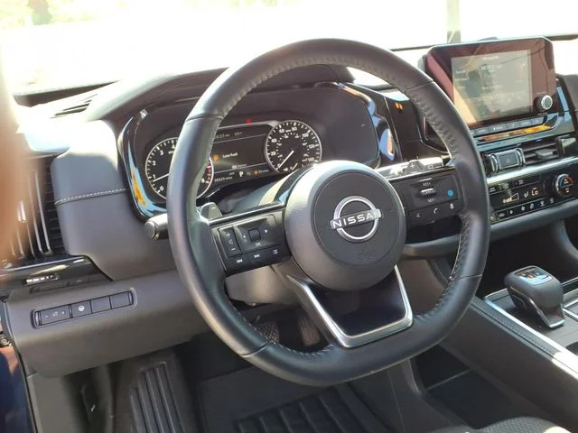 2023 Nissan Pathfinder SV - Photo 11