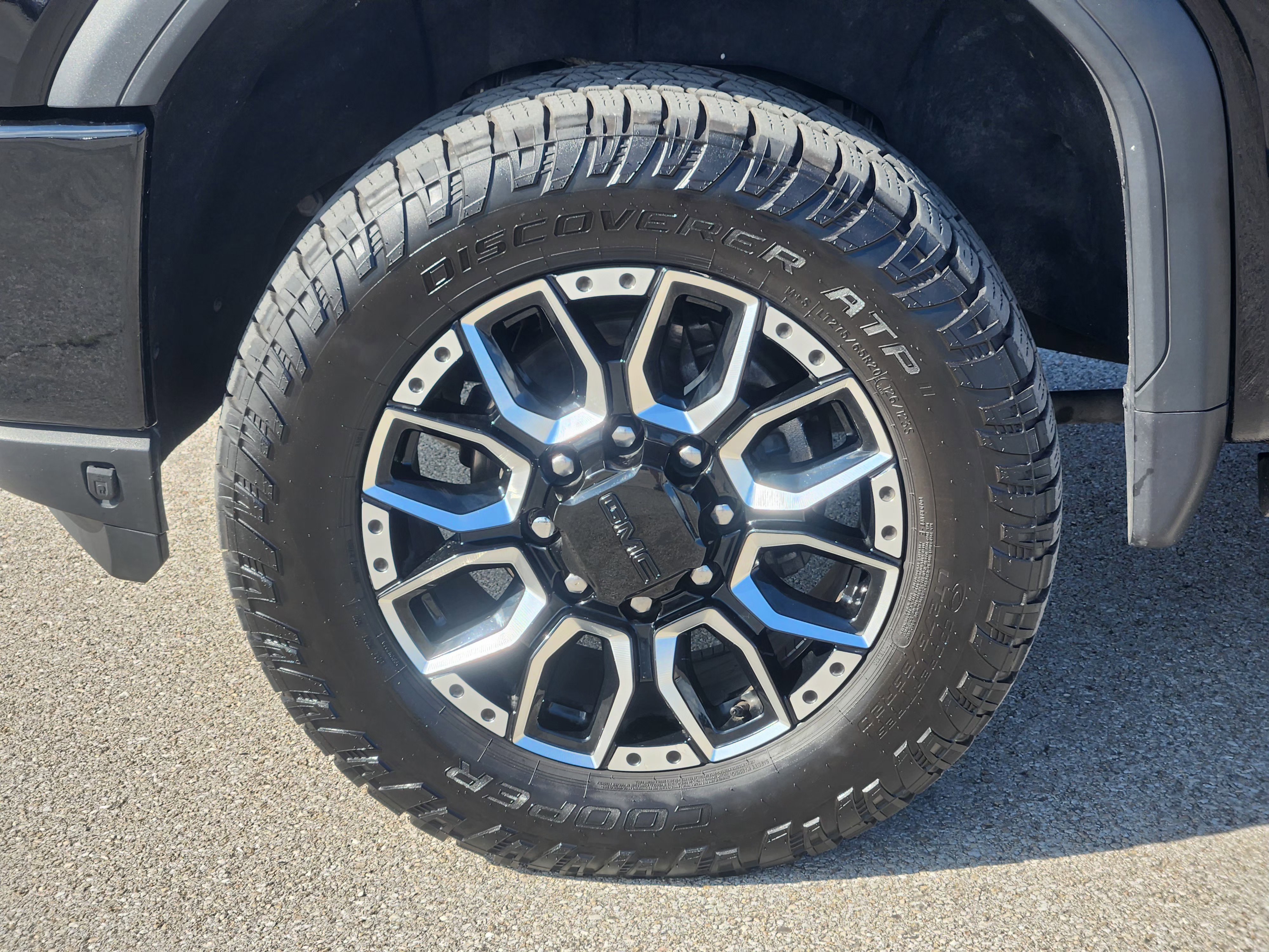 Used 2023 Onyx Black GMC AT4 image 10