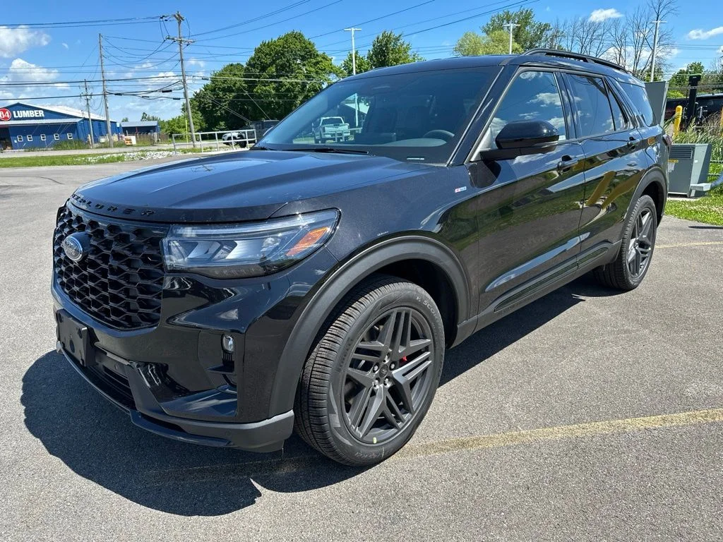 New 2026 Agate Black Metallic Ford ST-Line image 2