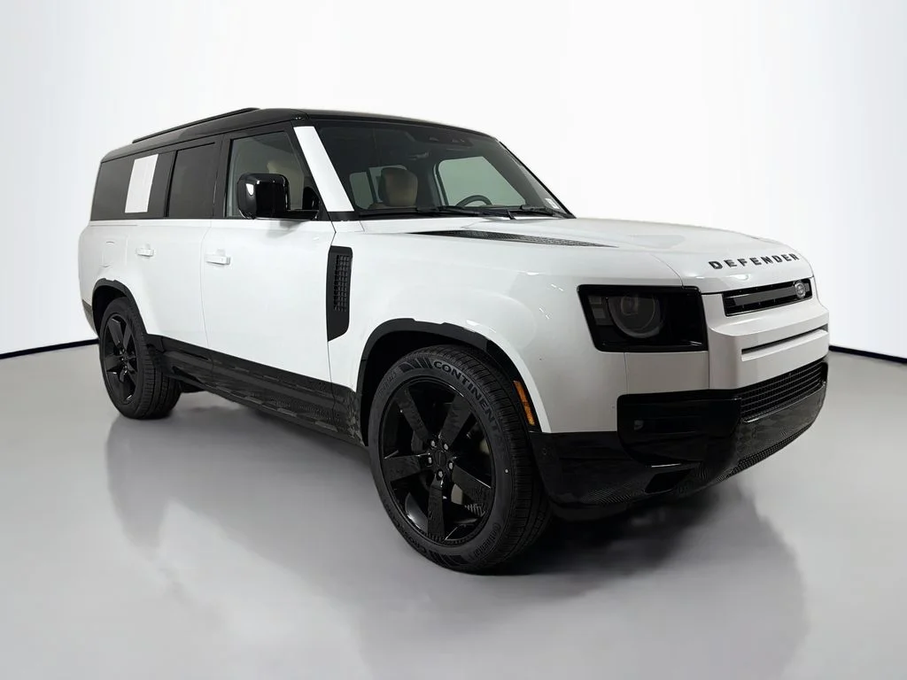 New 2026 Fuji White Land Rover X-Dynamic SE image 3