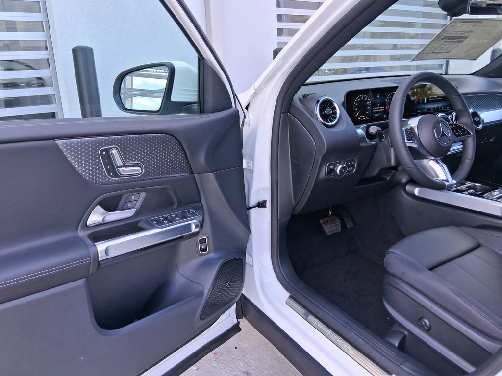 New 2026 Polar White Mercedes-Benz GLB 250 image 49