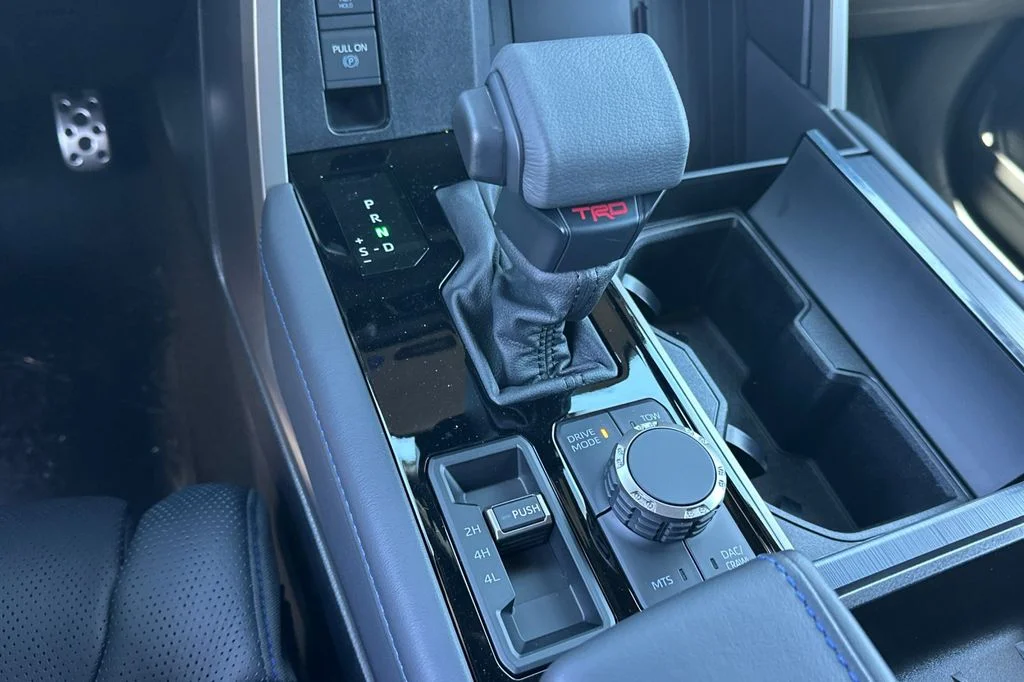 New 2026 Wind Chill Pearl <sup>1</sup> Toyota  Platinum image 22