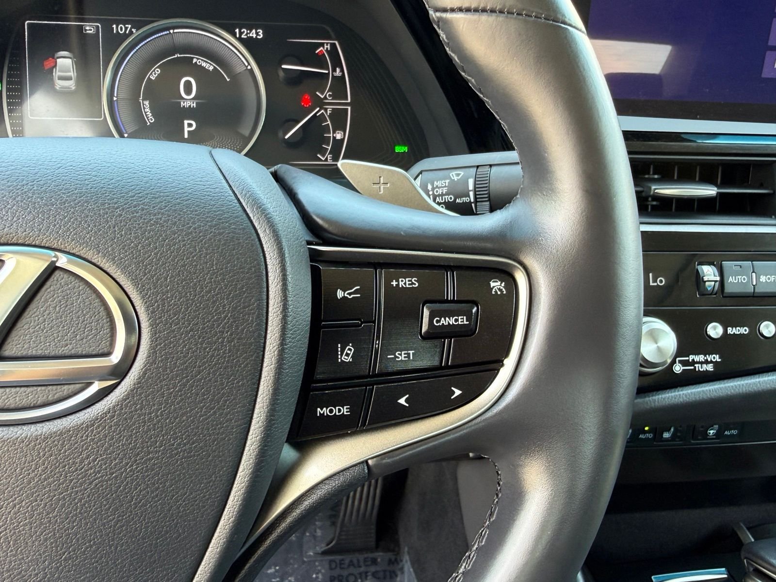 Used 2025 Silver Lexus 300h image 26