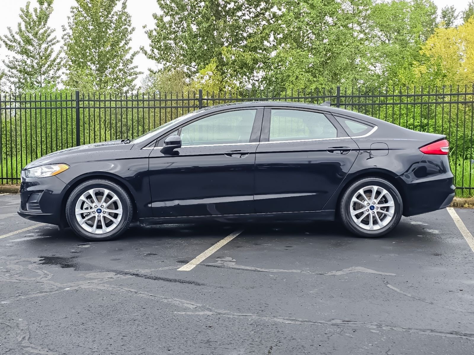 Used 2020 Black Ford SE image 8