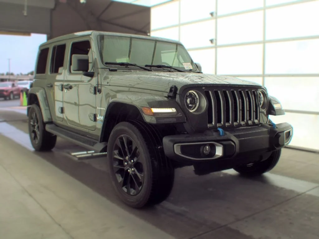 Used 2023 Gray Jeep Sahara 4xe image 3