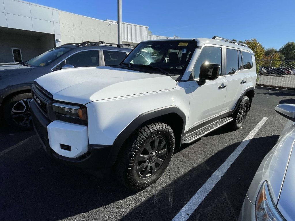 Used 2025 White Toyota Base image 4