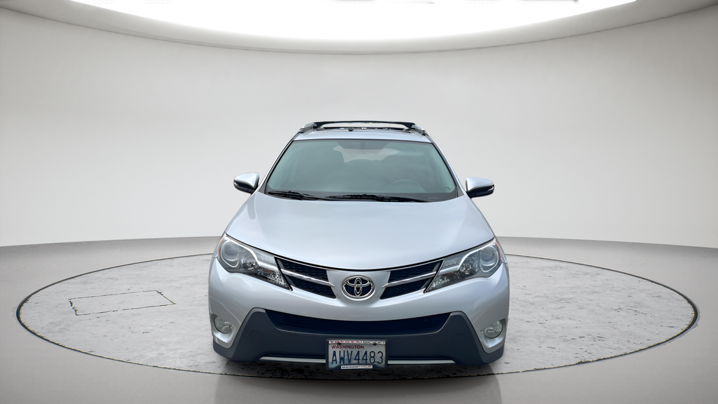 Used 2013 Classic Silver Metallic Toyota XLE image 8