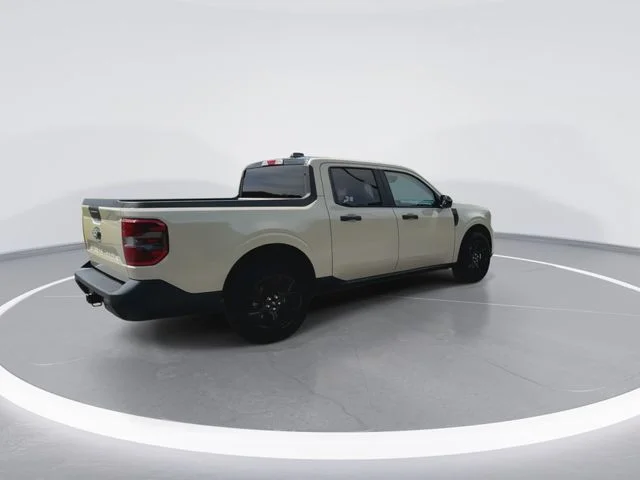 Used 2025 Beige Ford XLT image 11