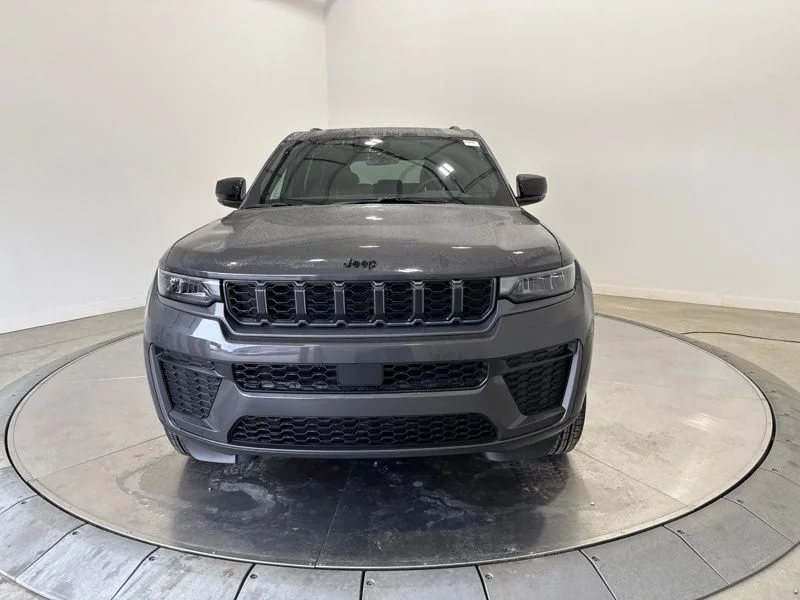 New 2026 Baltic Gray Metallic Clearcoat Jeep Altitude image 2