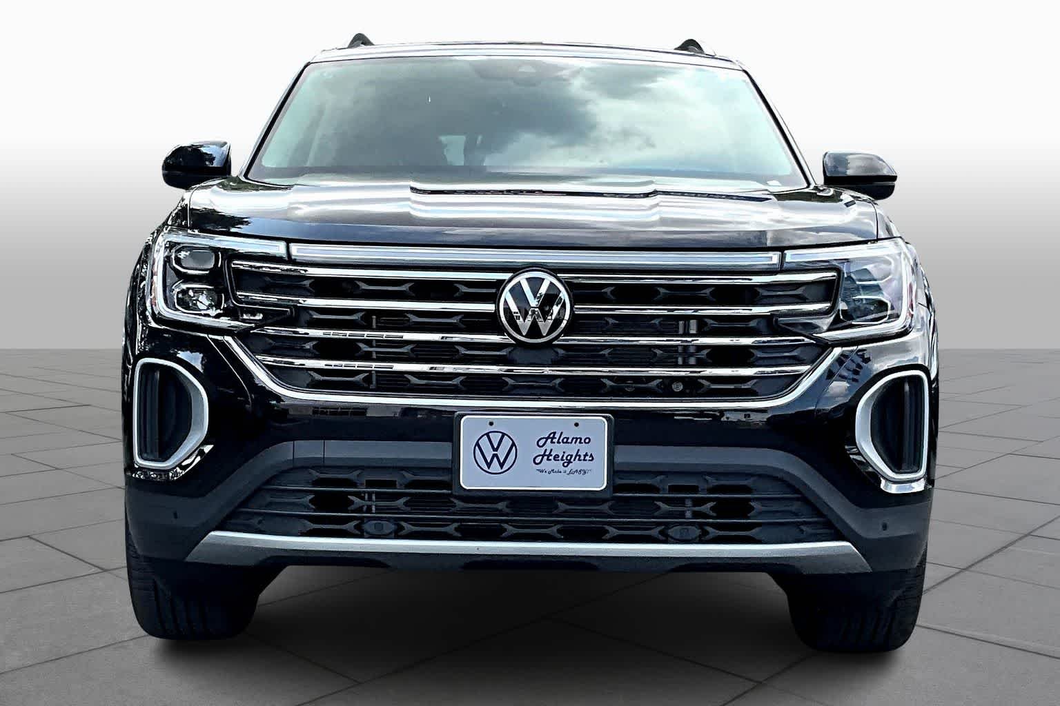 New 2026 Deep Black Pearl Volkswagen 2.0T SE W/TECHNOLOGY image 3