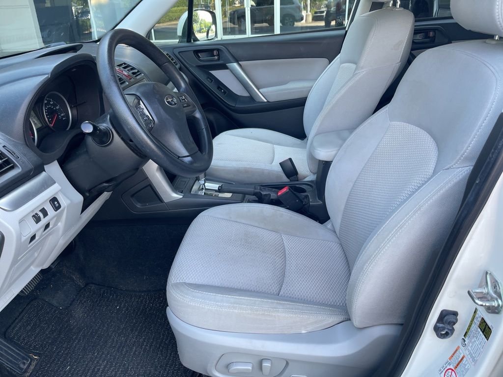 Used 2015 White Subaru 2.5i Premium image 3