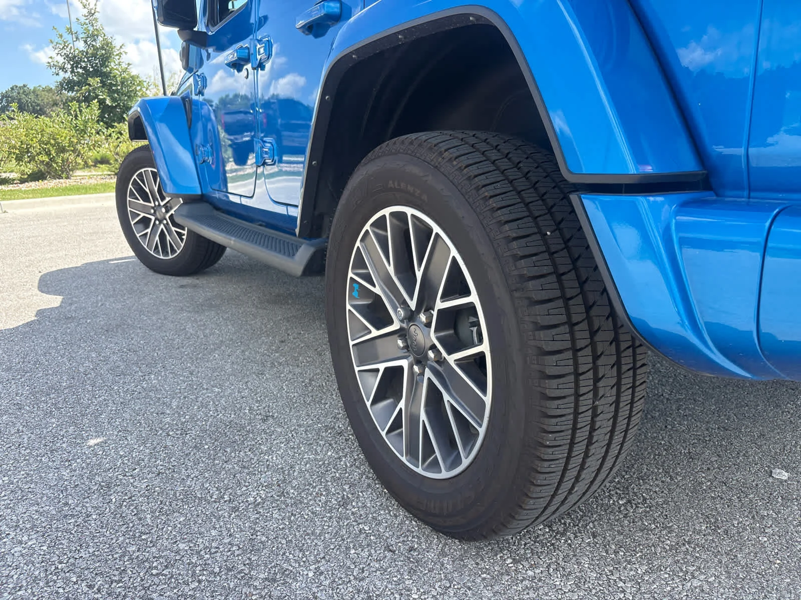 Used 2022 Hydro Blue Pearlcoat Jeep Unlimited Sahara High Altitude image 7