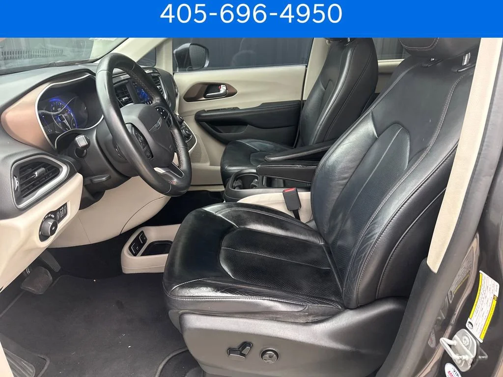 Pre-Owned 2018 Chrysler Pacifica Touring L