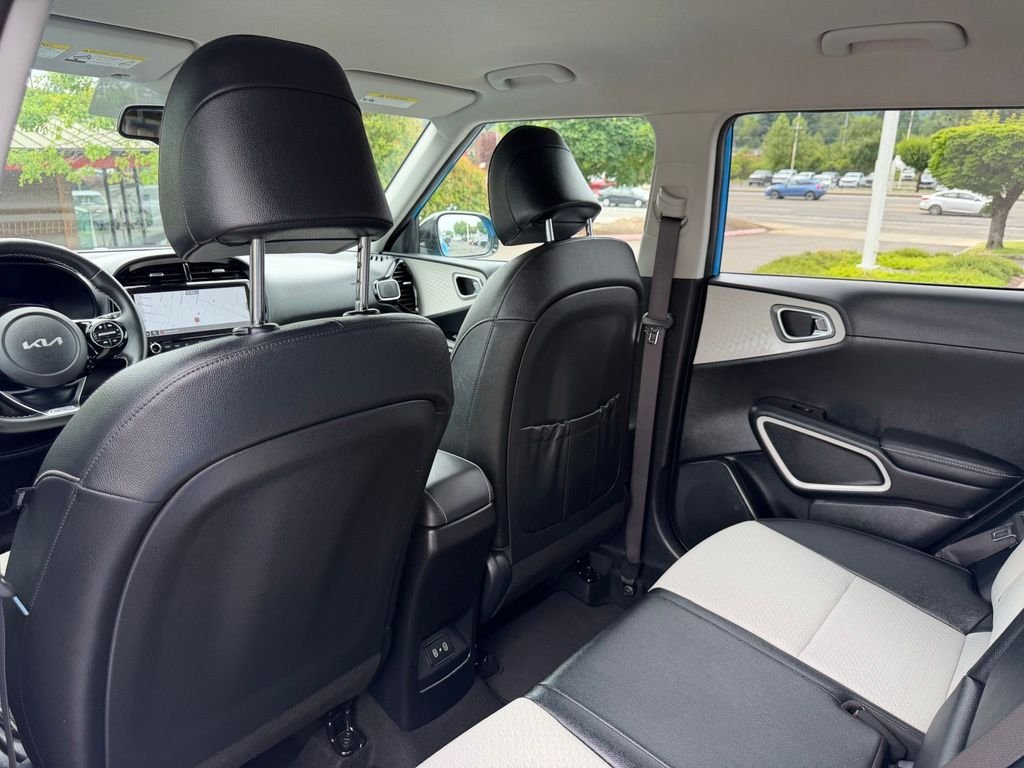 Used 2023 Surf Blue w/Black Roof Kia GT-Line image 30