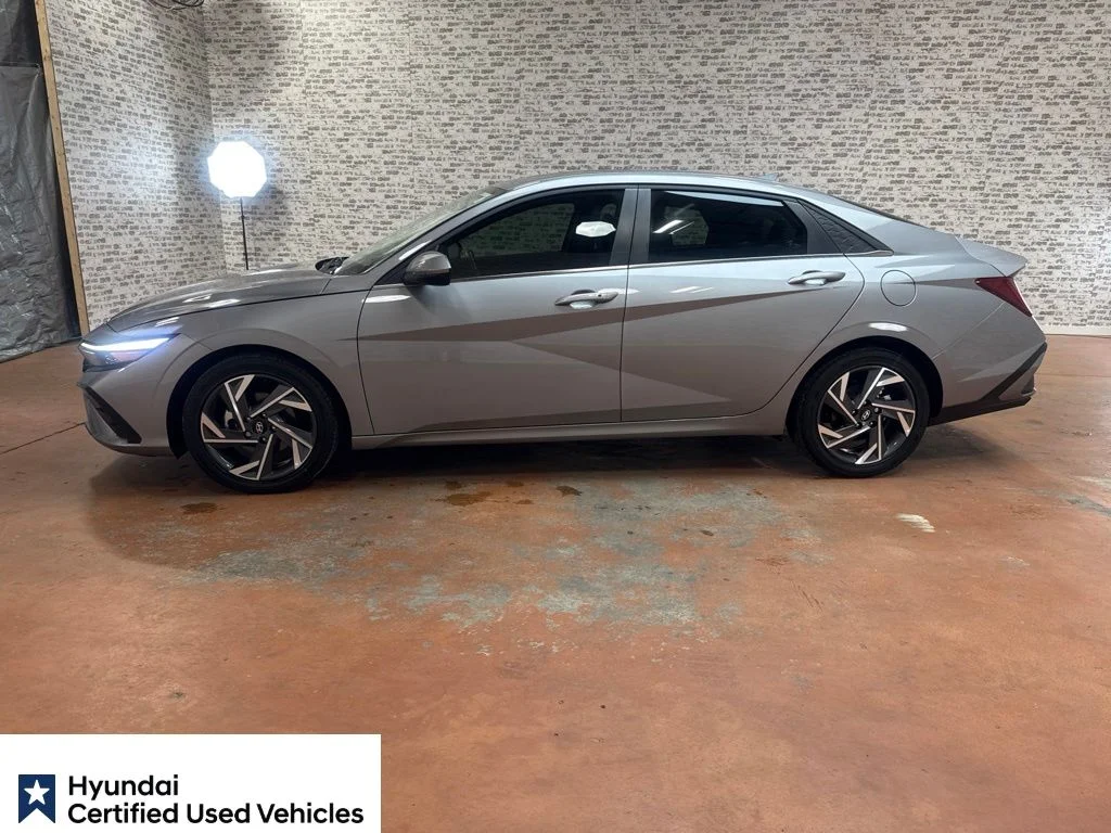 Certified Used 2025 Fluid Metal Hyundai SEL Convenience image 4