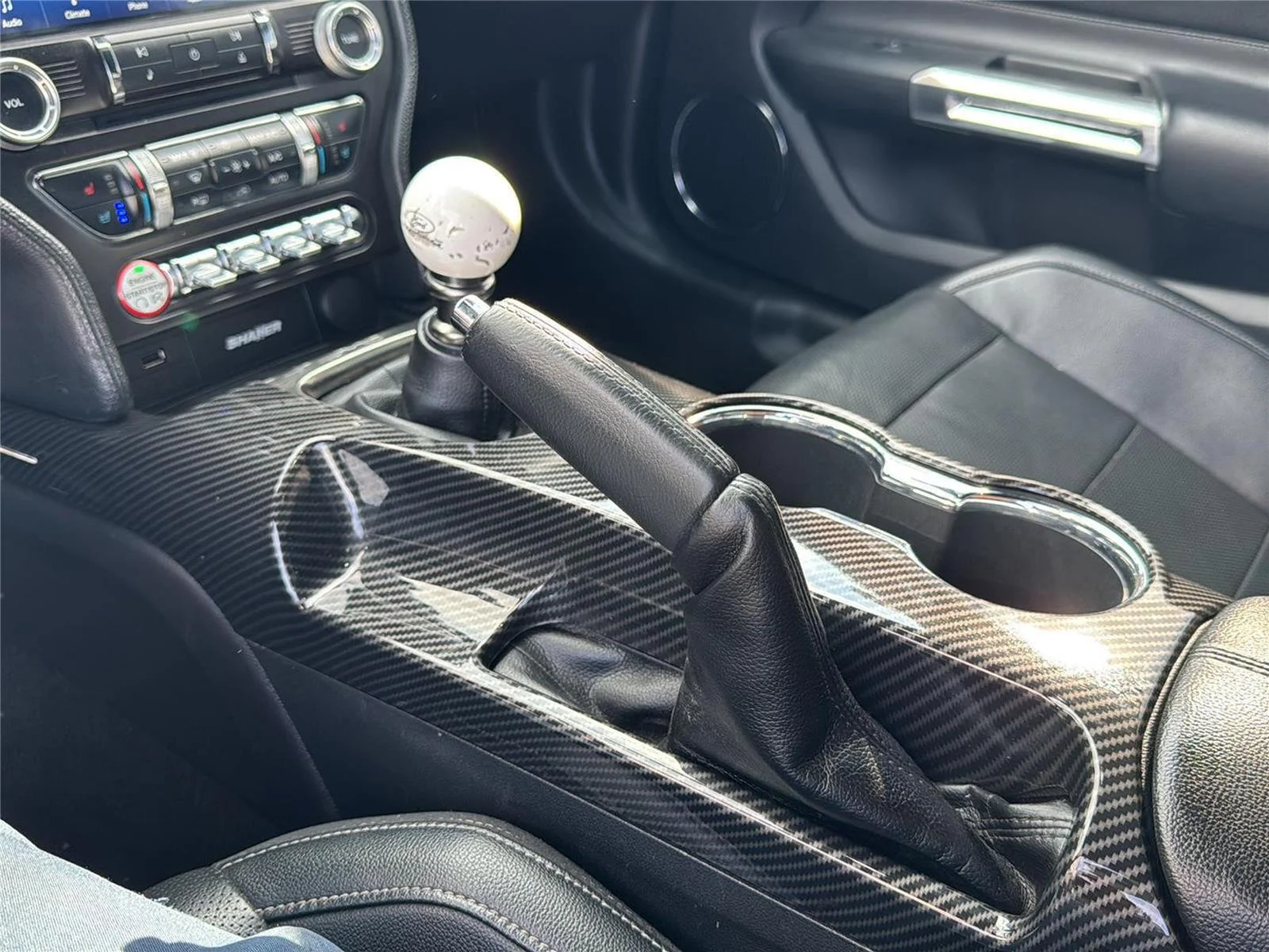 Used 2016 Oxford White Ford GT Premium image 19