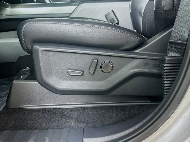 New 2026 Iconic Silver Metallic Ford Lariat image 20