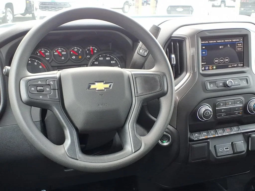 New 2026 Summit White Chevrolet WT image 5