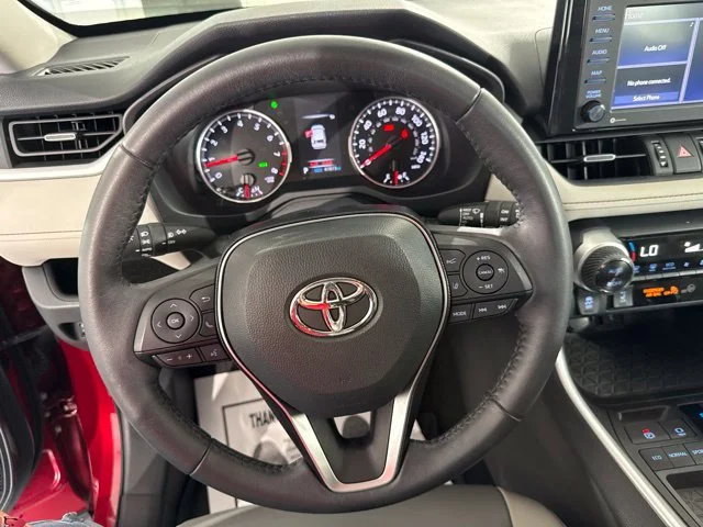 Used 2021 Red Toyota XLE Premium image 27