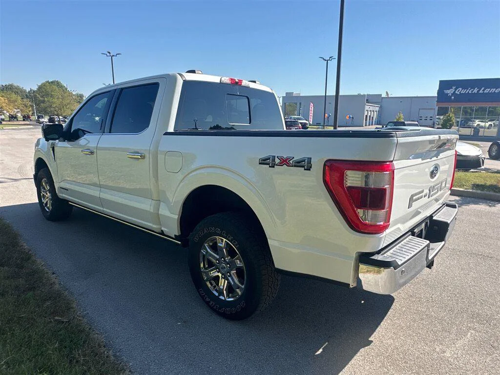Used 2021 White Ford Lariat image 11