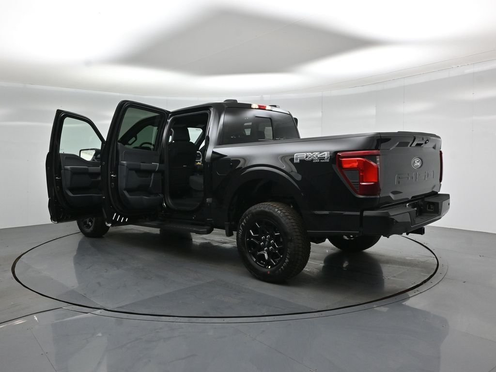 New 2026 Agate Black Metallic Ford XLT image 32