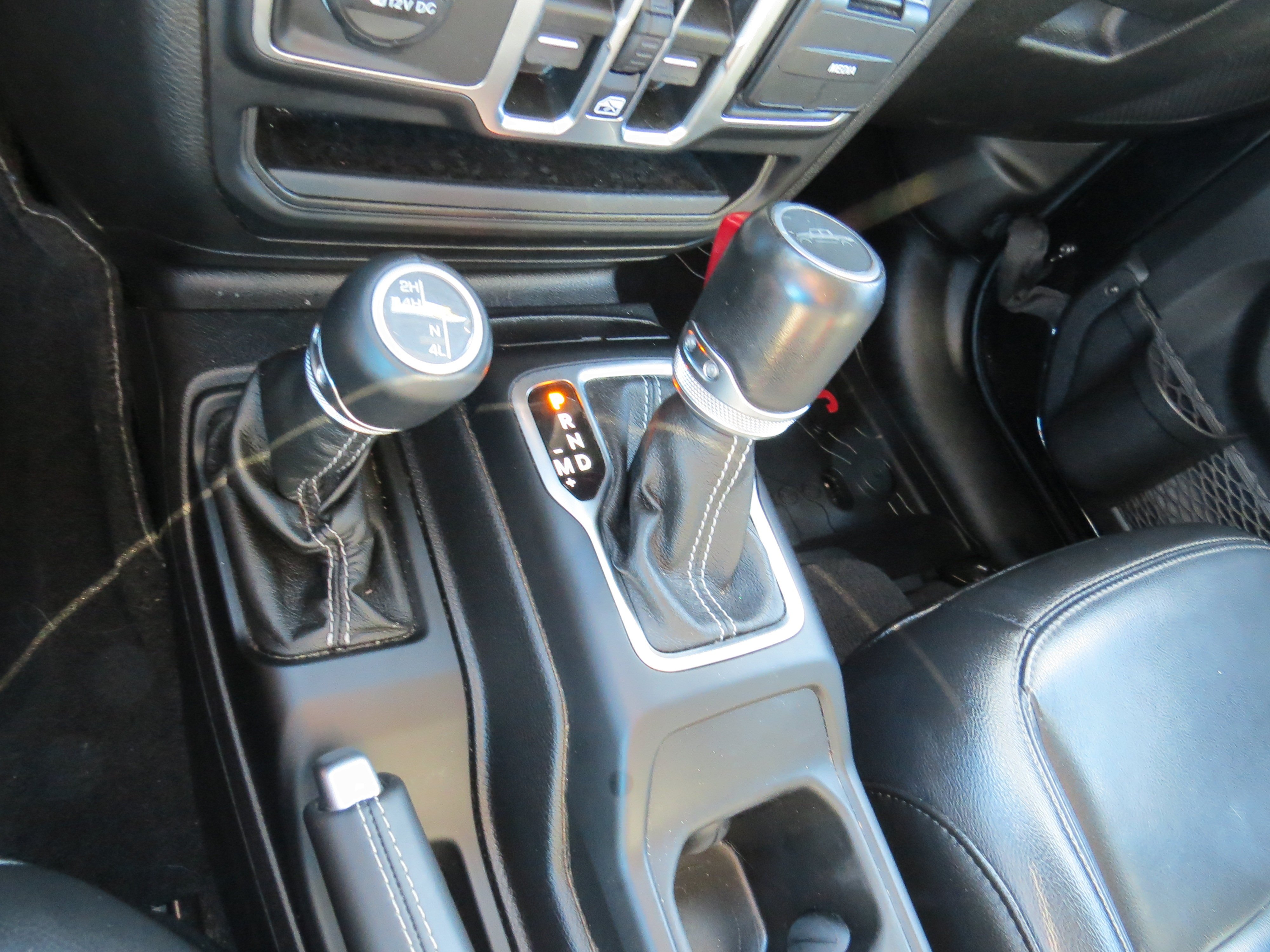 Used 2021 Black Clearcoat Jeep Overland image 21