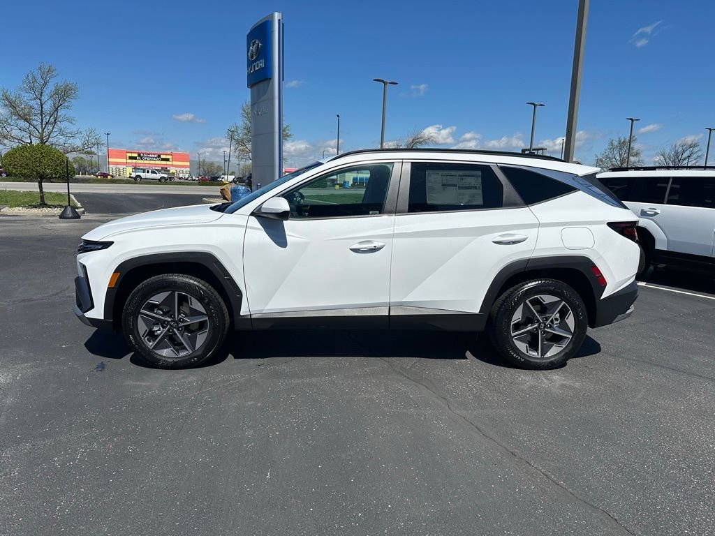 New 2026 White Hyundai SEL AWD image 5