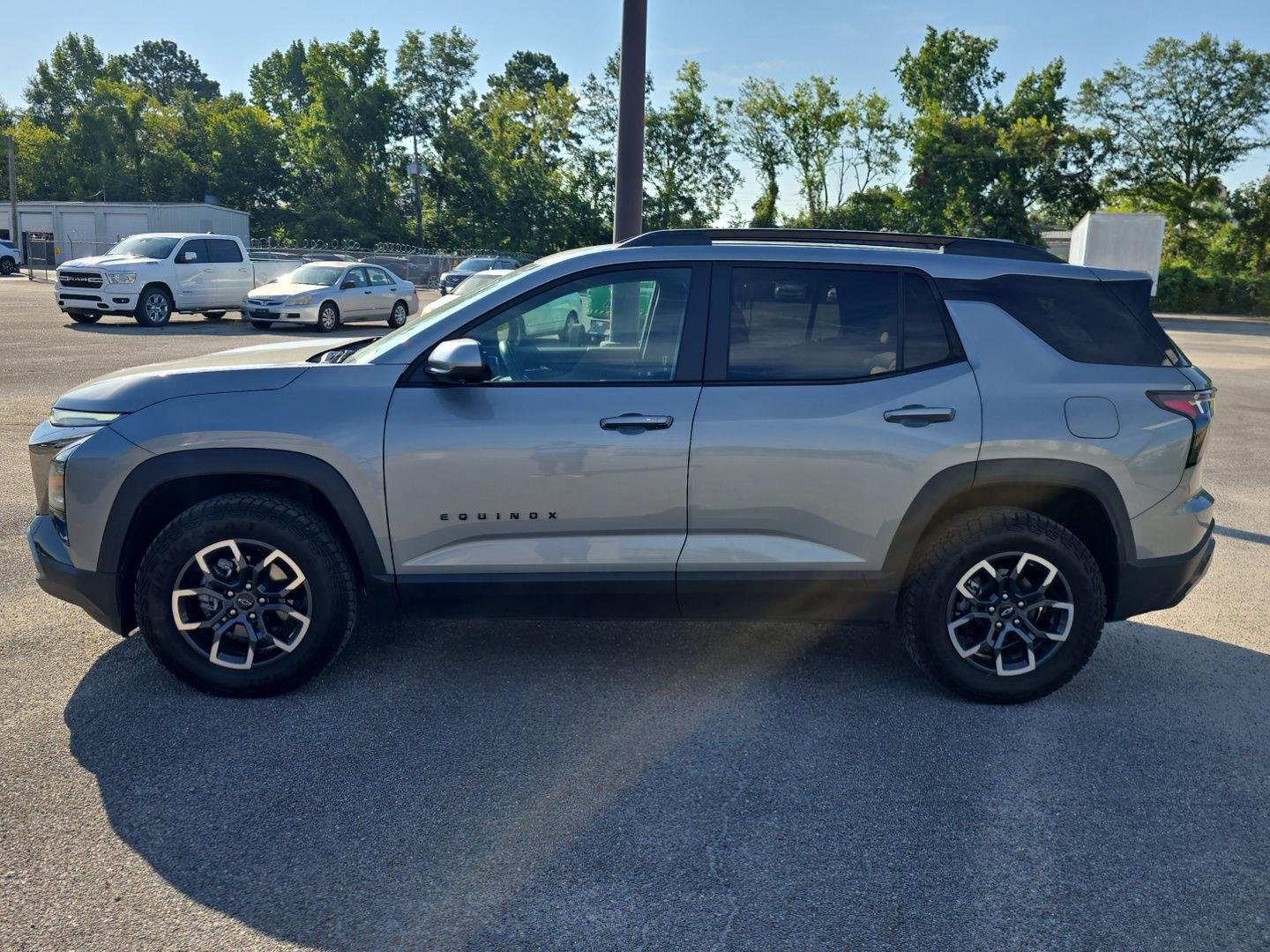 Used 2025 Sterling Gray Metallic Chevrolet AWD ACTIV image 9