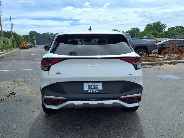 Used 2023 Snow White Pearl Kia LX image 28