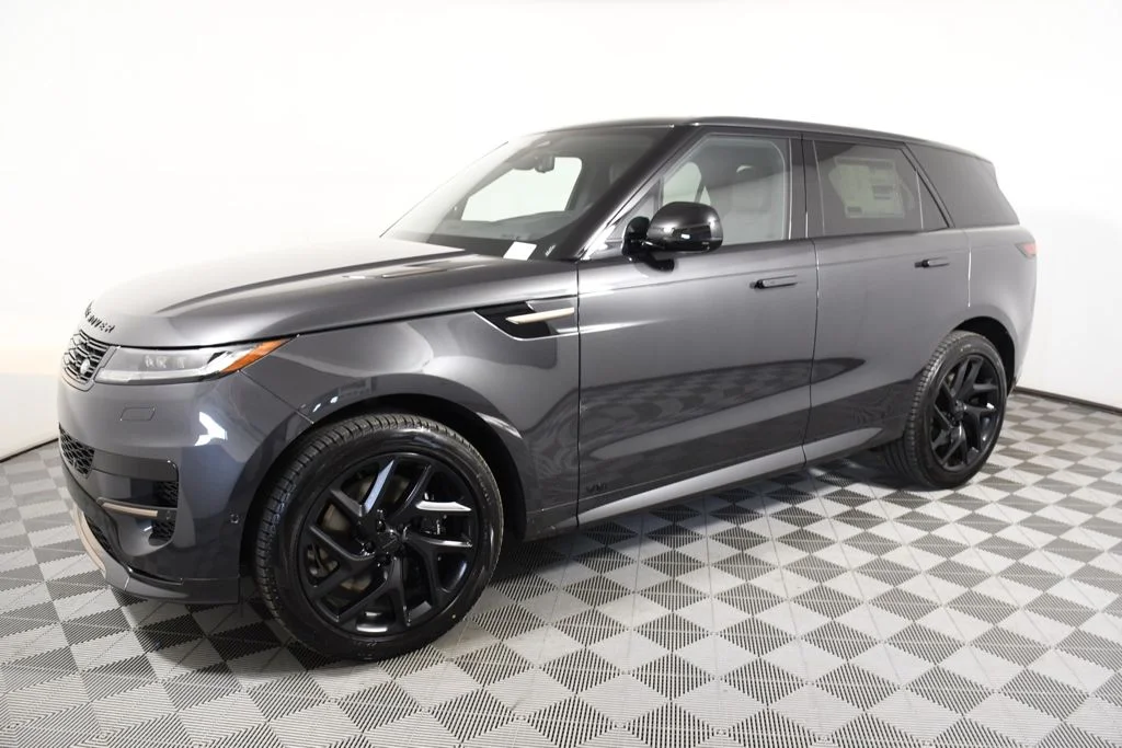 New 2026 Carpathian Gry Land Rover Dynamic SE image 2