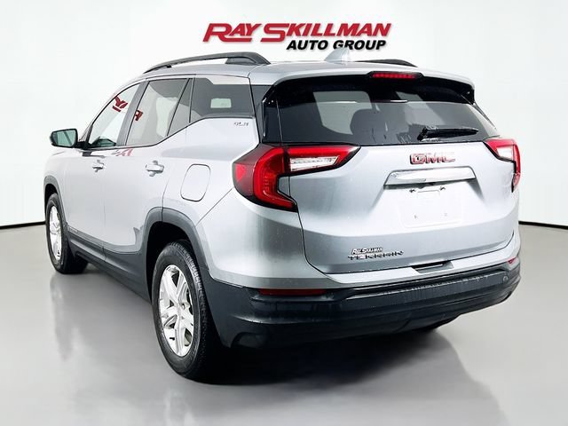 Used 2023 Sterling Metallic GMC SLE image 5