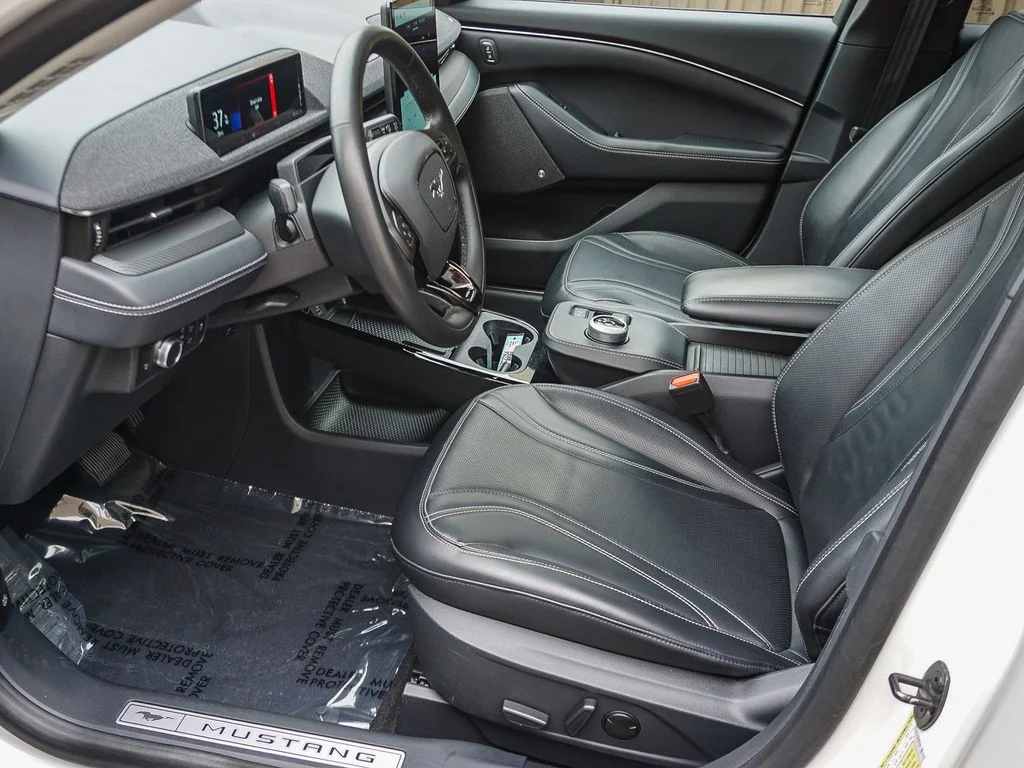 Used 2022 White Ford Premium image 18