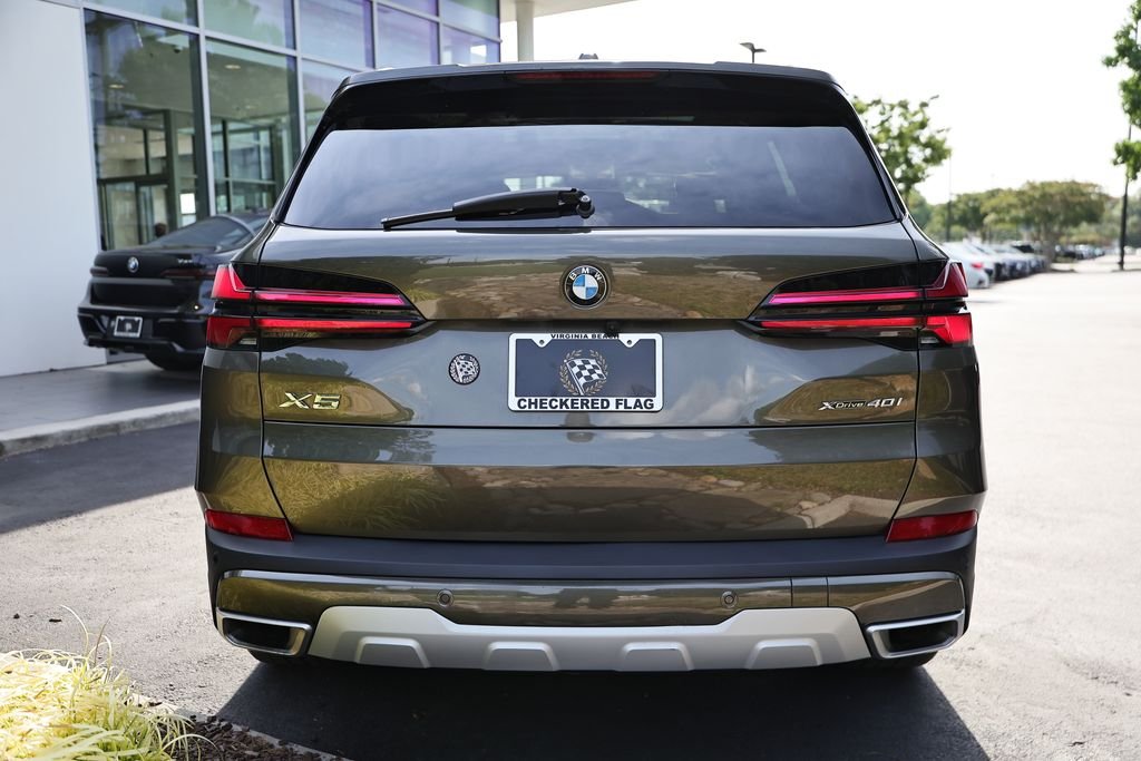 Used 2024 Manhattan Green Metallic BMW xDrive40i image 10