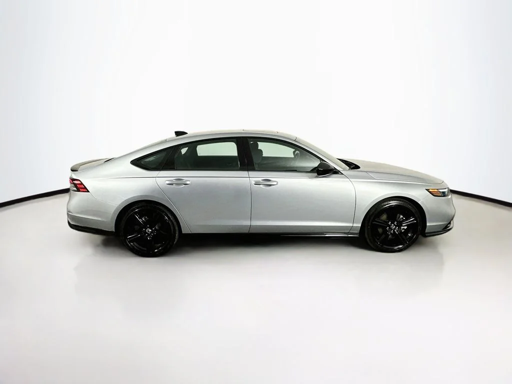 Used 2025  Honda Sport-L image 7