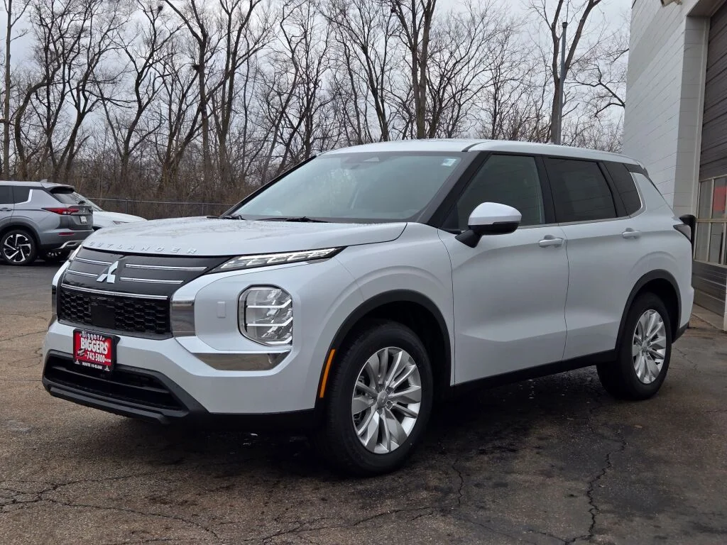 New 2026 White Mitsubishi ES image 3