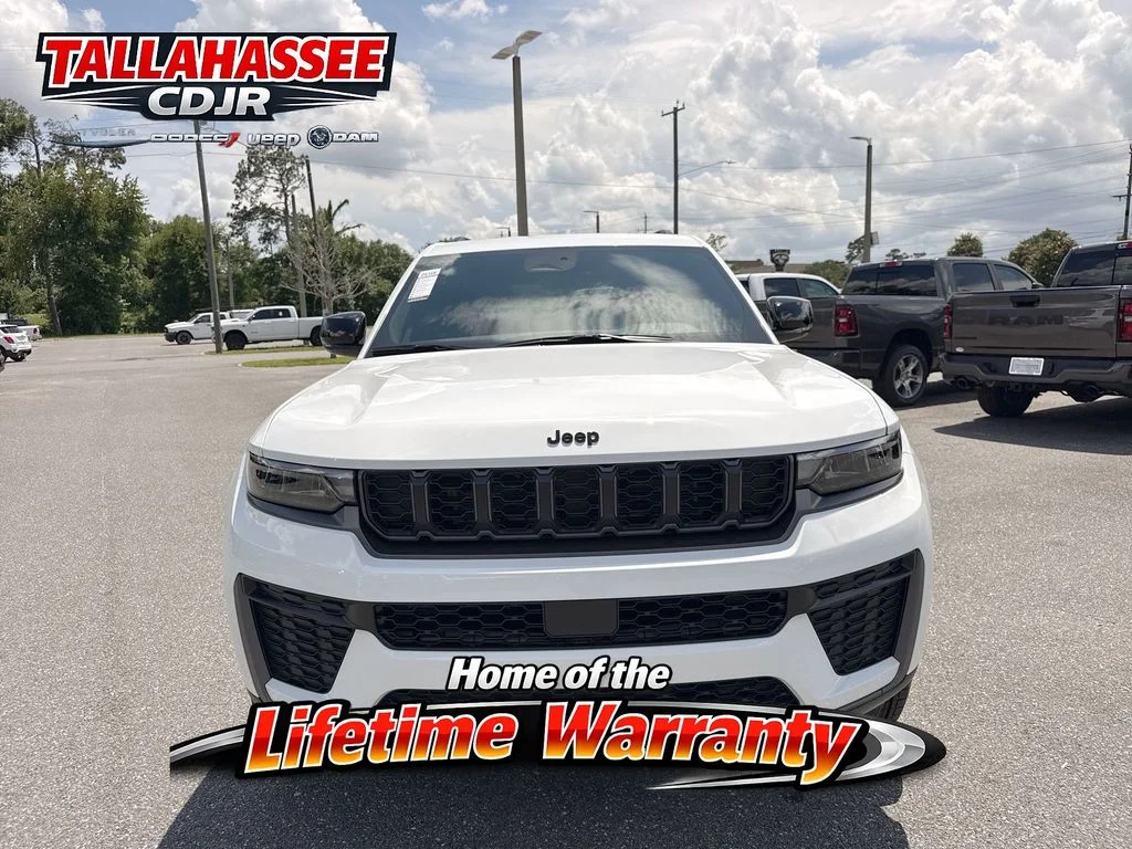 New 2026 Bright White Clear-Coat Exterior Paint Jeep Altitude image 8